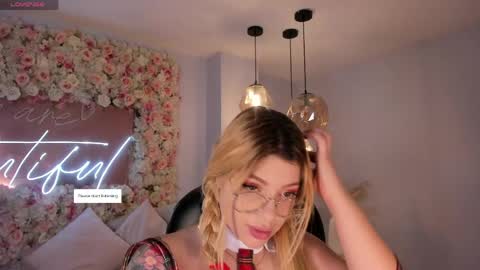 Snapshot of madisonkane chatting on May 4, 2026, 11:17 am Madison Kane online show from May 4, 2026, 11:17 am