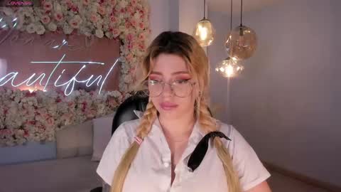 Snapshot of madisonkane chatting on May 6, 2026, 11:15 am Madison Kane online show from May 6, 2026, 11:15 am
