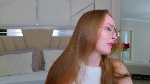 Snapshot of madisonsmitt chatting on April 8, 2026, 5:18 am Maddy online show from April 8, 2026, 5:18 am