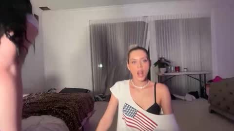 madisontaylorr online show from October 30, 2025, 3:19 am