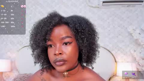 Madisson Lopez online show from October 28, 2025, 10:12 pm