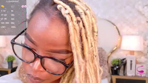 Madisson Lopez online show from November 25, 2025, 9:26 pm