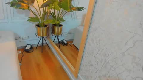 madissonmoore5 online show from September 10, 2025, 12:16 pm