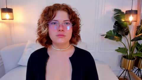 madissonmoore5 online show from September 26, 2025, 11:58 am