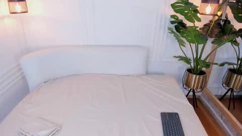 madissonmoore5 online show from October 3, 2025, 12:02 pm