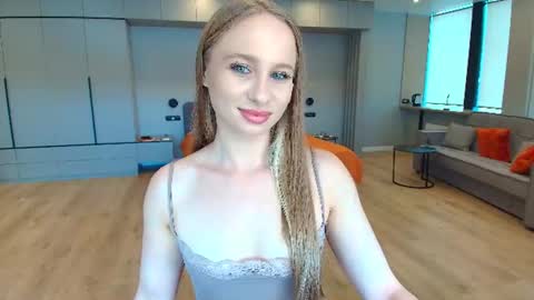 Snapshot of madlen_new chatting on June 12, 2026, 10:25 am Madlen online show from June 12, 2026, 10:25 am