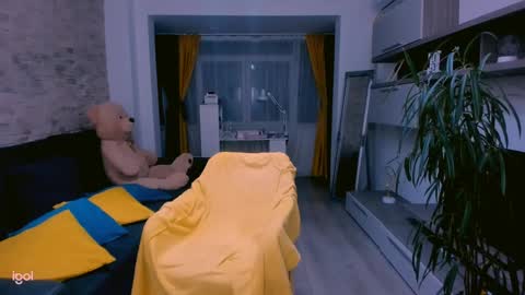 Madye Roberts online show from December 9, 2024, 2:24 am