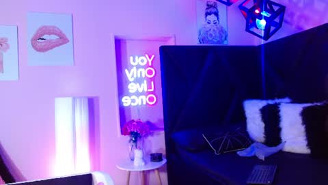 Snapshot of madyy_star chatting on June 20, 2026, 8:33 pm madyy_star online show from June 20, 2026, 8:33 pm