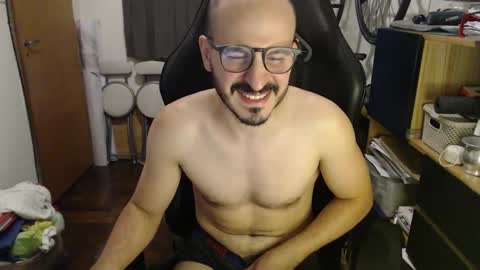 Snapshot of madziula chatting on February 14, 2025, 4:04 am Peter online show from February 14, 2025, 4:04 am