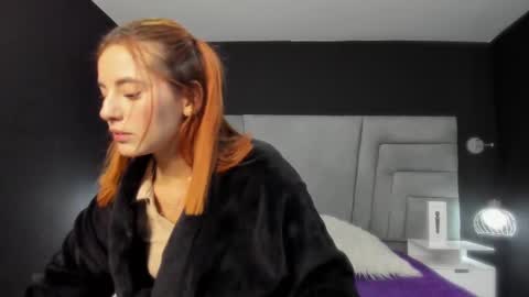 MAEE ANGELS online show from March 4, 2025, 10:49 pm