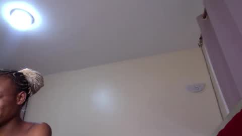 Snapshot of maelys_t chatting on May 16, 2026, 9:35 pm Maelys online show from May 16, 2026, 9:35 pm