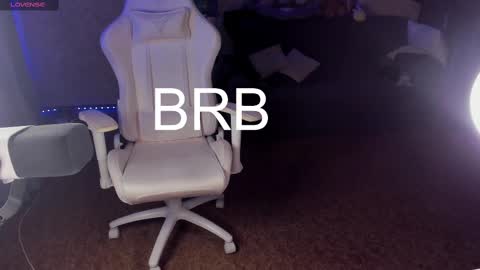 Maevee online show from March 3, 2025, 9:55 am