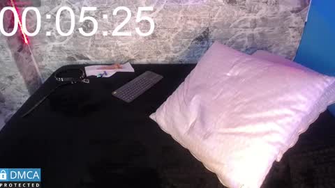 maevekuro online show from March 6, 2025, 9:42 pm