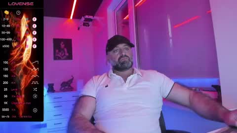Snapshot of magabear chatting on June 10, 2026, 2:23 am Magabear online show from June 10, 2026, 2:23 am