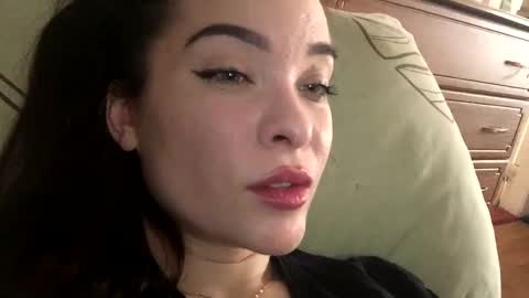 magggg658318 online show from March 7, 2025, 12:23 pm