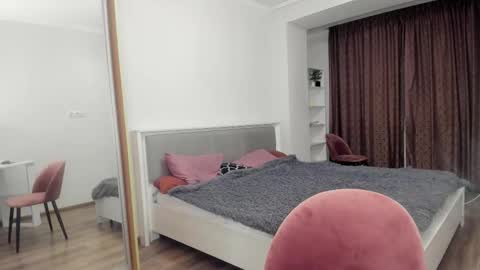 maggie_small online show from October 17, 2025, 7:16 pm