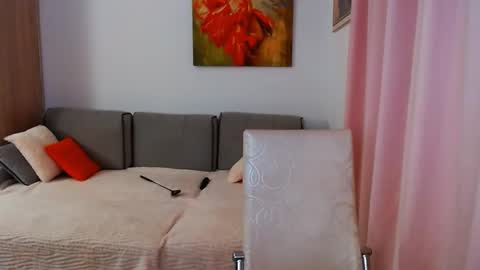 Snapshot of magic_blondie chatting on December 29, 2024, 4:08 pm Margo online show from December 29, 2024, 4:08 pm