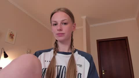 Snapshot of magic_couple13 chatting on May 3, 2026, 12:11 pm Alice online show from May 3, 2026, 12:11 pm