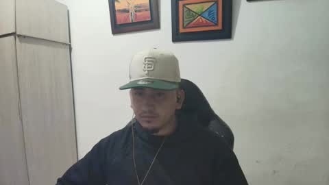 Snapshot of magic_milk23 chatting on October 19, 2025, 5:52 am magic_milk23 online show from October 19, 2025, 5:52 am