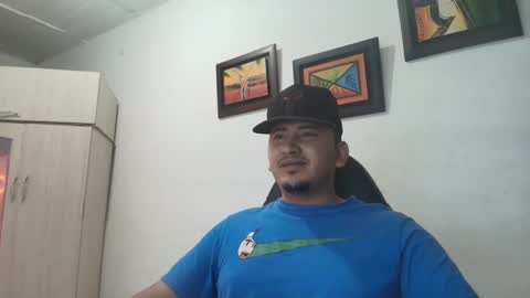 Snapshot of magic_milk23 chatting on October 30, 2025, 8:05 am magic_milk23 online show from October 30, 2025, 8:05 am