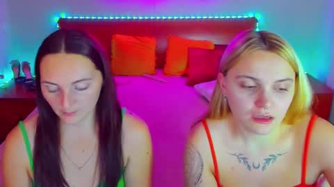 Lili and Bella online show from December 13, 2024, 11:13 am