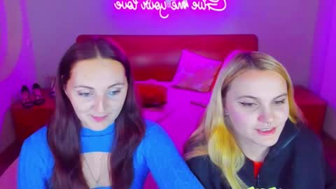 Lili and Bella online show from December 17, 2024, 9:07 am