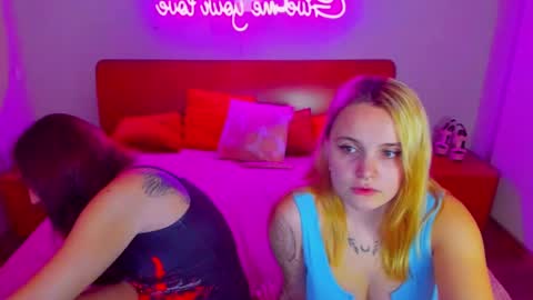 Lili and Bella online show from December 29, 2024, 8:33 am