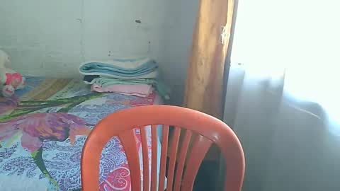 Snapshot of magiietaylor_ chatting on October 17, 2025, 8:22 pm Maggie Taylor online show from October 17, 2025, 8:22 pm