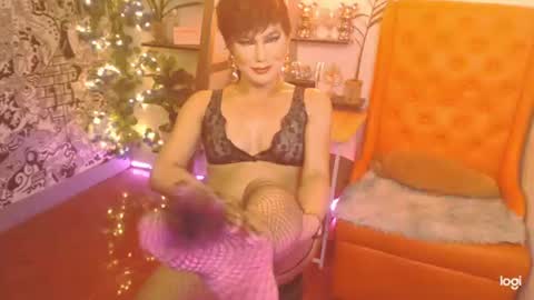 Snapshot of magnificentlydevilqueen chatting on June 13, 2026, 8:01 am MagnificentlyDEVILQueen online show from June 13, 2026, 8:01 am