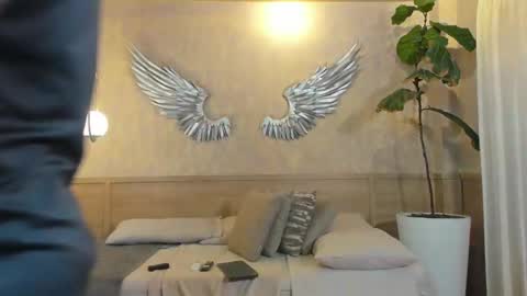 MAGNUS DAHL online show from February 20, 2025, 11:53 am