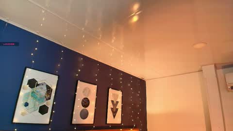 Dani online show from October 18, 2025, 10:49 am