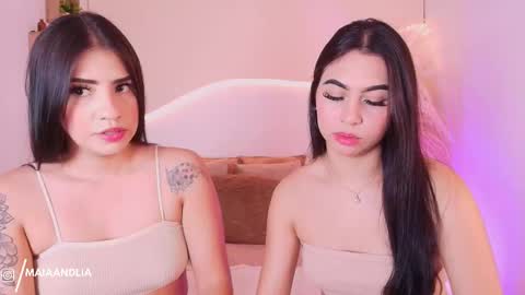 Snapshot of maia_lia_ chatting on September 10, 2025, 8:20 pm MAIA  LIA  online show from September 10, 2025, 8:20 pm