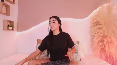 MAIA  LIA  online show from January 17, 2026, 12:37 am