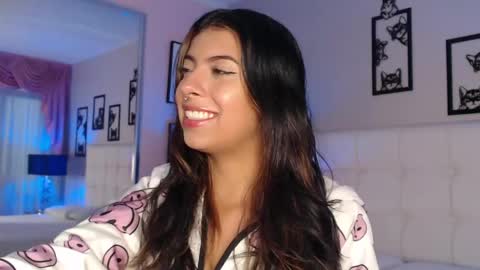 Maia Reficco online show from April 17, 2026, 12:30 pm