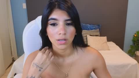 Maiaa Ruiz  online show from January 8, 2025, 5:05 pm