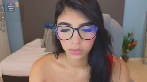 Maiaa Ruiz  online show from October 1, 2025, 2:45 pm