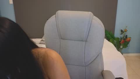 Snapshot of maiaa_ruiz chatting on November 6, 2025, 3:02 pm Maiaa Ruiz online show from November 6, 2025, 3:02 pm