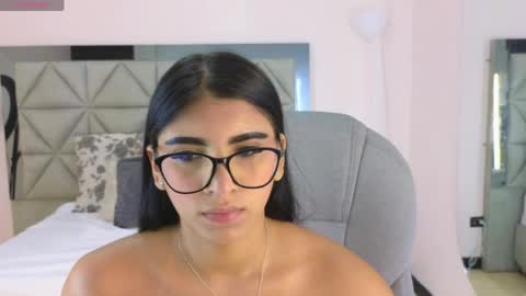 Snapshot of maiaa_ruiz chatting on April 28, 2026, 12:43 pm Maiaa Ruiz online show from April 28, 2026, 12:43 pm