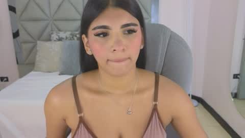 Snapshot of maiaa_ruiz chatting on May 9, 2026, 1:27 pm Maiaa Ruiz online show from May 9, 2026, 1:27 pm