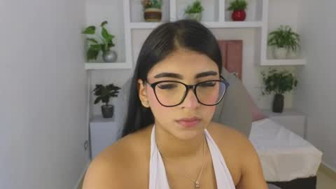 Snapshot of maiaa_ruiz chatting on May 23, 2026, 1:04 pm Maiaa Ruiz online show from May 23, 2026, 1:04 pm