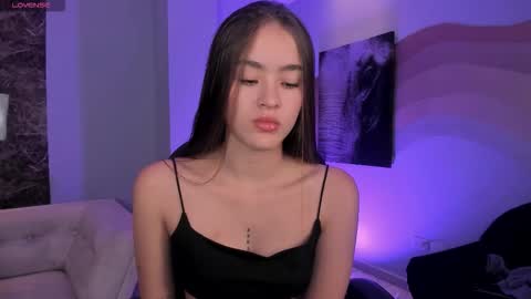  Maia  online show from November 14, 2025, 5:33 pm