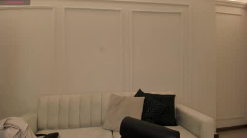  Maia  online show from February 15, 2026, 10:50 pm