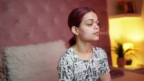  Maia  online show from April 10, 2026, 8:57 pm