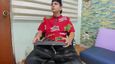 maicoll_hard02 online show from November 18, 2025, 11:58 am