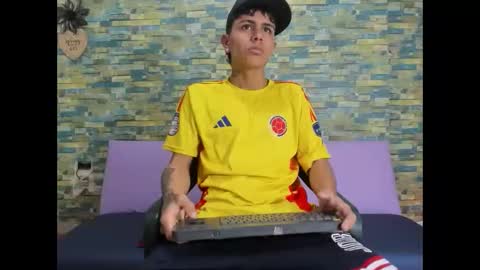 maicoll_hard02 online show from November 21, 2025, 11:09 am