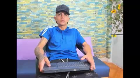 maicoll_hard02 online show from November 26, 2025, 12:06 pm