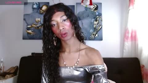 Snapshot of maidi_hot chatting on January 12, 2025, 5:22 pm Bella Maidi online show from January 12, 2025, 5:22 pm