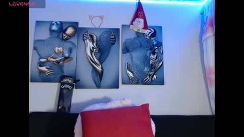 Snapshot of maidi_hot chatting on January 22, 2025, 10:07 am Bella Maidi online show from January 22, 2025, 10:07 am