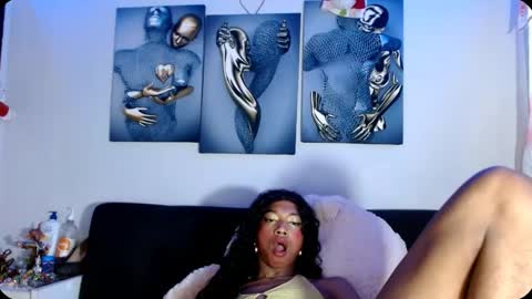 Snapshot of maidi_hot chatting on February 5, 2025, 3:31 pm Bella Maidi online show from February 5, 2025, 3:31 pm