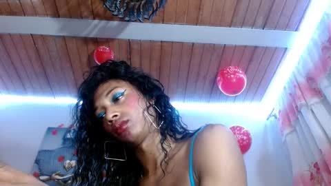 Snapshot of maidi_hot chatting on February 18, 2025, 7:54 am Bella Maidi online show from February 18, 2025, 7:54 am